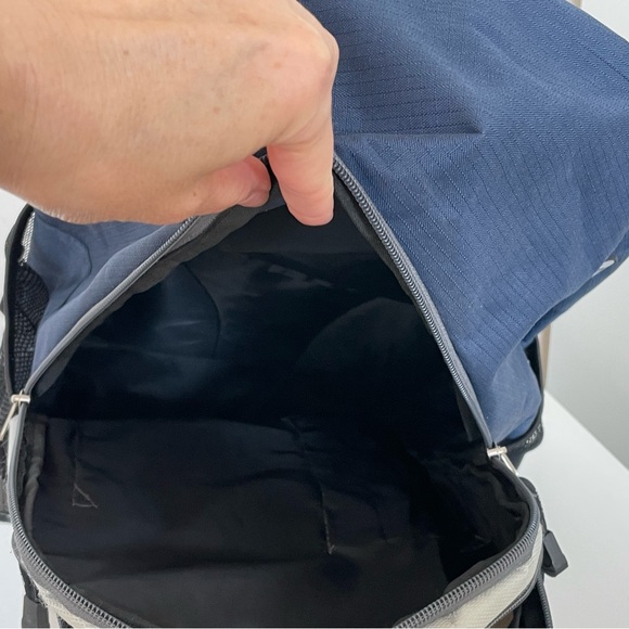 Roots 3 Compartment Backpack - Picture 8 of 11